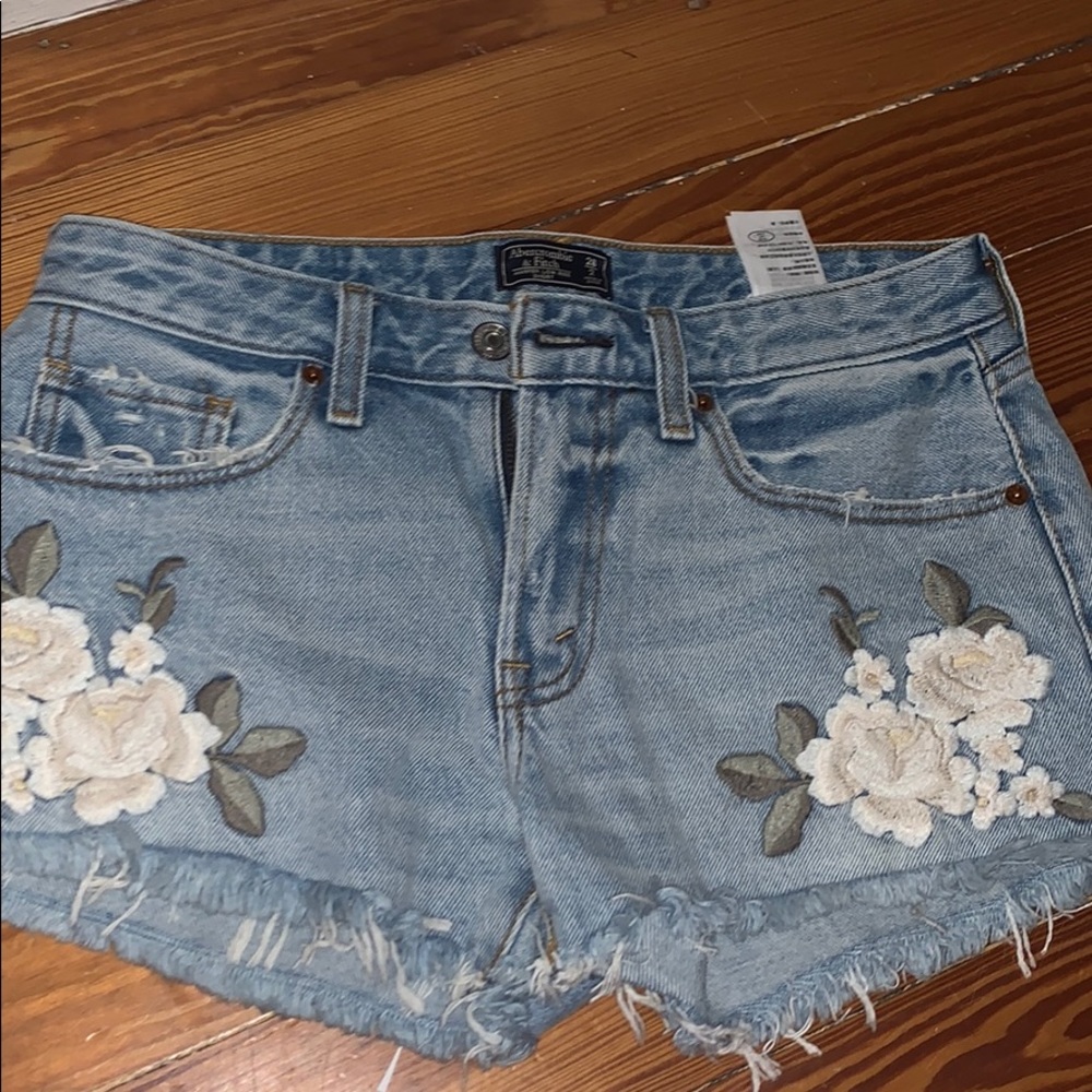 Jean shorts- flower stitching